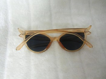 Lunettes de soleil papillon pointues rétro ocre