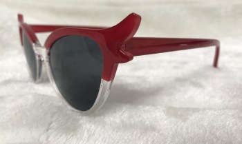 Lunettes de soleil papillon pointues rétro rouges