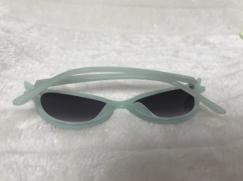 Lunettes de soleil papillon pointues rétro verte menthe