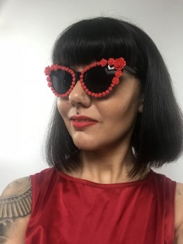 Lunettes de soleil papillon rétro roses rouges