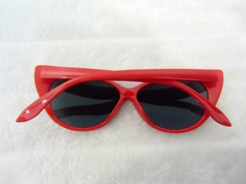 Lunettes de soleil papillon rétro rouges