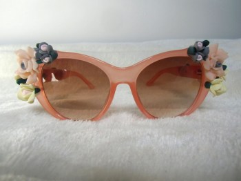 Lunettes de soleil papillon monture rose fleurs relief