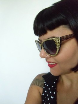 Lunettes de soleil papillon strass dorés pin-up