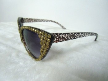 Lunettes de soleil papillon strass dorés pin-up