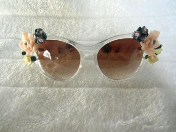 Lunettes de soleil papillon transparentes fleurs relief