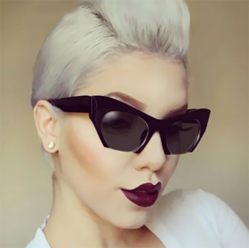 lunettes-soleil-retro-noires-decoupees