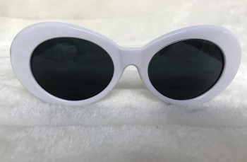 Lunettes de soleil rétro années 60 ovales blanches