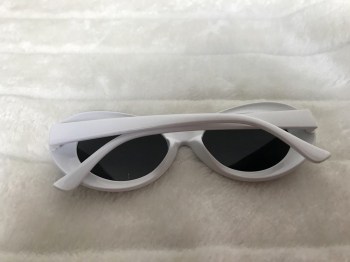 Lunettes de soleil rétro années 60 ovales blanches