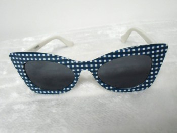 Lunettes de soleil papillon monture vichy carreaux bleus