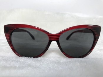 Lunettes papillon rouges à rayures verres gris pinup rétro