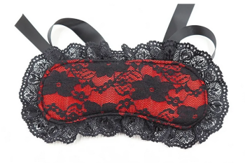 masque-menottes-satin-rouge-dentelle-noire-2