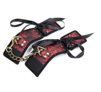 menottes-rouges-noires-satin-2