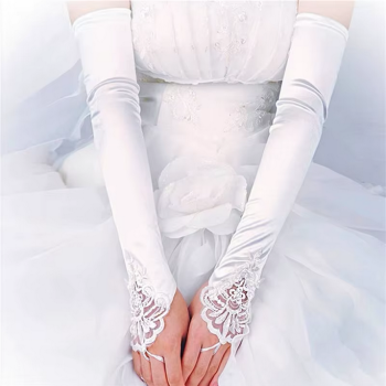 mitaines-satin-blanc-perles-sequin-2