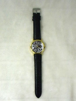 Montre originale dentelle noire bracelet noir simili cuir