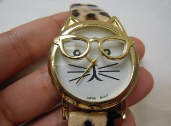 Montre originale tête de chat hipster bracleet léopard