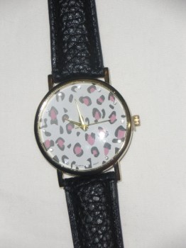 Montre originale leopard rose bracelet noir