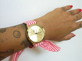 Montre originale bracelet foulard rayures roses