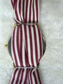 Montre originale bracelet foulard rayures bordeaux