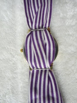 Montre originale bracelet foulard rayures violettes