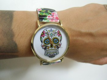 Montre fantaisie originale tête de mort mexicaine noire