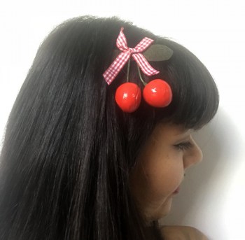 Pince clip à cheveux cerises noeud vichy rouge et blanc