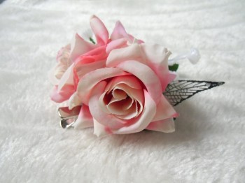 Pince clip à cheveux broche composition florale roses roses