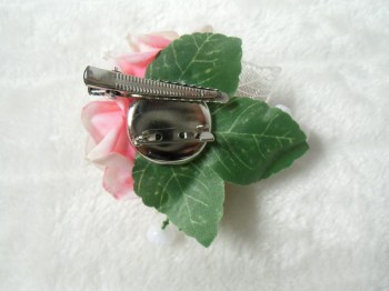 Pince clip à cheveux broche composition florale roses roses