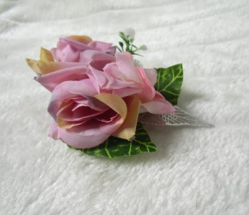 Pince clip à cheveux broche composition florale roses vieux rose