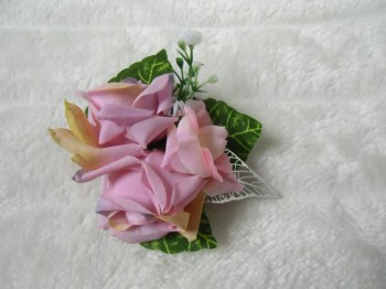 Pince clip à cheveux broche composition florale roses vieux rose