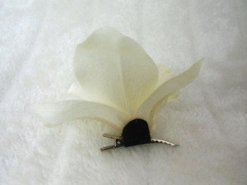 Pince clip à cheveux fleurs d'orchidée blanche tissu épais