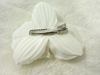 Pince clip à cheveux fleur d'orchidée blanche demi-perles