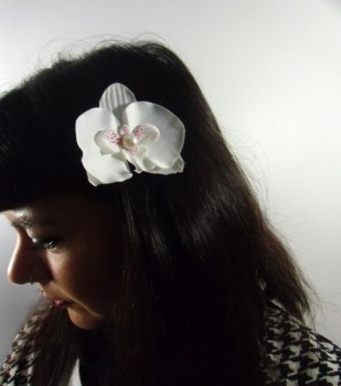 Pince clip à cheveux fleur d'orchidée blanche demi-perles