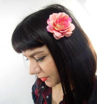 Pince clip à cheveux fleur pivoine en tissu couleur au choix