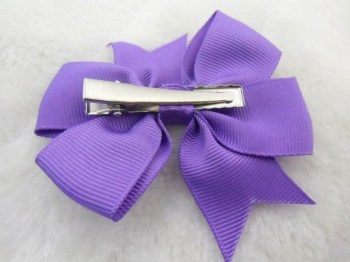 Pince clip à cheveux noeud tissu coloré mauve