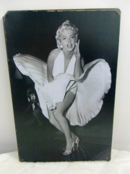 Plaque murale métal rétro Marilyn Monroe robe blanche
