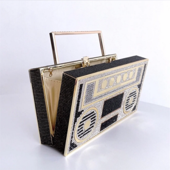 sac-a-main-minaudiere-ghetto-blaster-radui-noir-dore-7