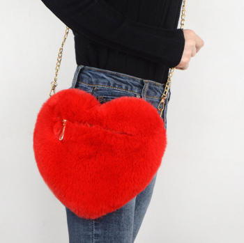 Sac à main peluche coeur rouge fausse fourrure