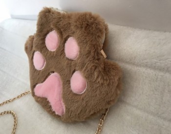 Sac à main patte de chat marron en peluche