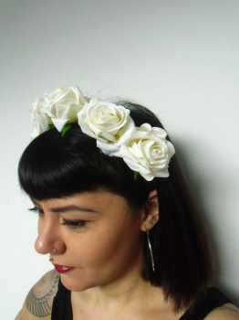 Serre-tête couronne de fleurs roses blanches pin-up