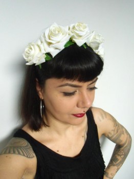 Serre-tête couronne de fleurs roses blanches pin-up