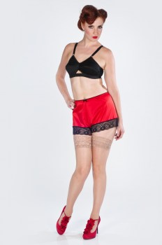 Shorty rétro rouge et noir satiné "Red real French knicker"