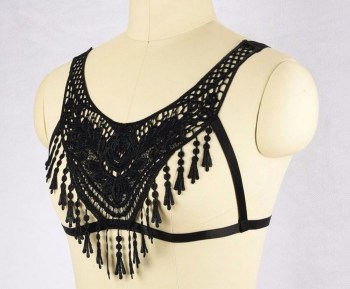 Soutien-gorge burlesque harnais en crochet noir