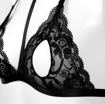 soutien-gorge-harnais-coquin-ouvert-noir-dentelle-7