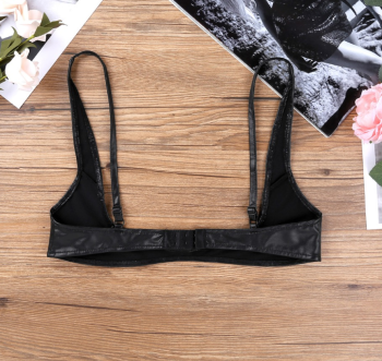 Soutien-gorge coquin seins-nus ouvert simili-cuir noir mat