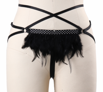 string-harnais-noir-plumes-pois-l0036