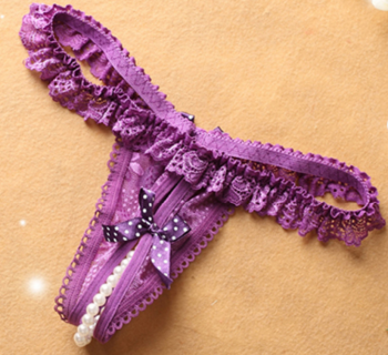 string-ouvert-dentelle-violet-perles