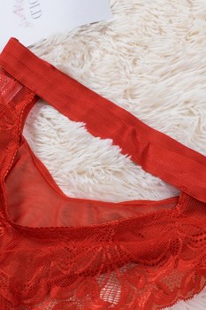 string-rouge-bimatiere-mesh-dentelle-8