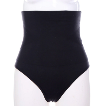 String noir taille haute gainant motif losanges