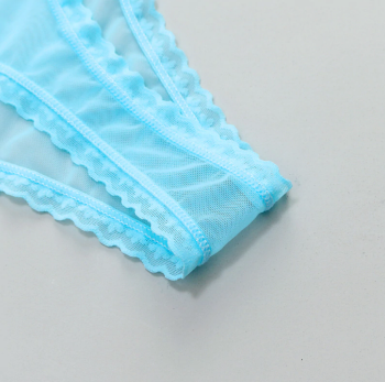 string-transparent-bleu-finition-dentelle-7