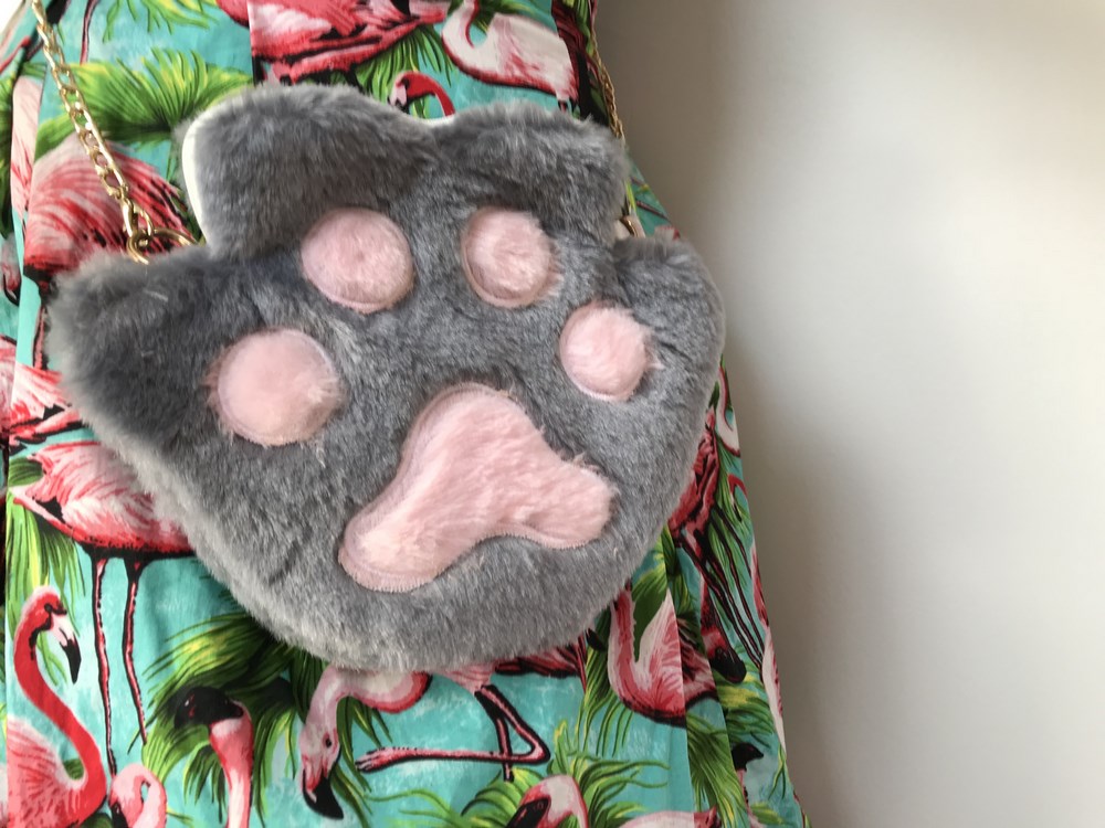 Sac à main patte de chat grise en peluche